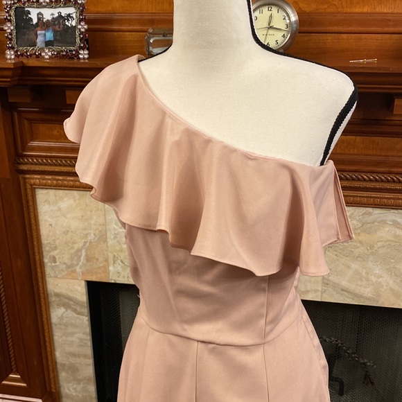 Adorable One Shoulder Romper NWT - Picture 2 of 16